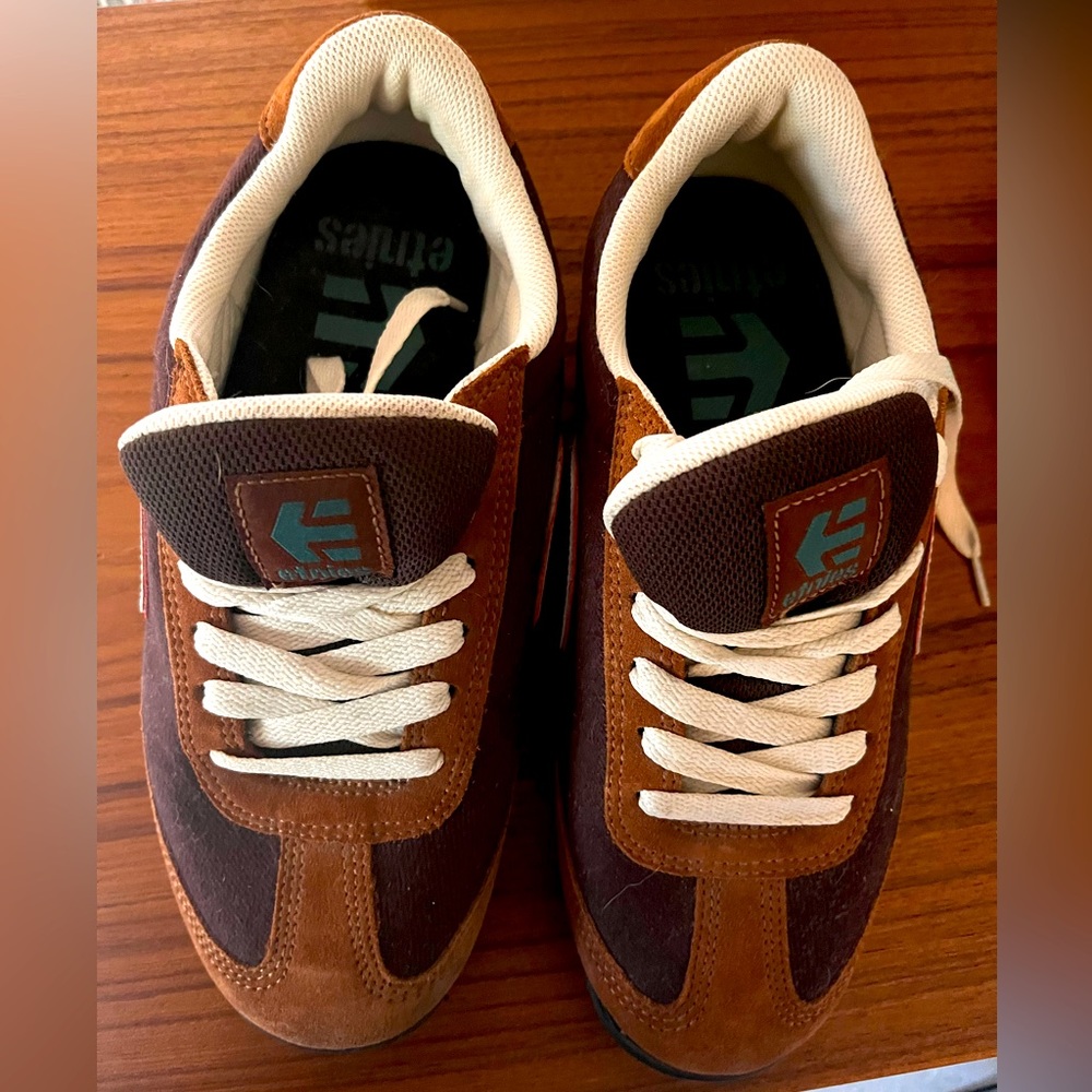Etnies skate shoes